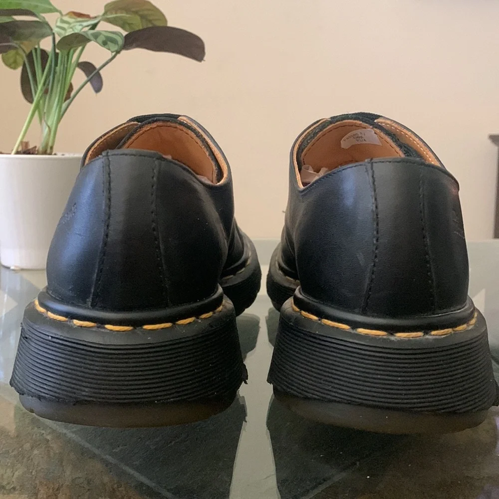 RARE✨DR. MARTENS Smooth Leather Oxfords.- Size 6UK MENS / 7US MENS / 8.5 US WMS